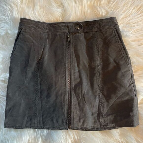 Free People Get in the Groove Dark Gray Faux Suede Mini Skirt | SZ 2 - Picture 7 of 15